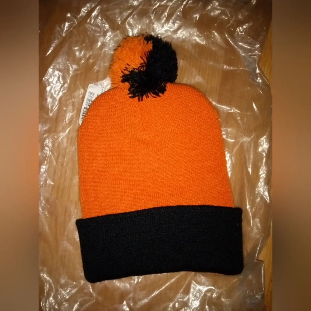 Supreme Team Beanie - Picture 3 of 6